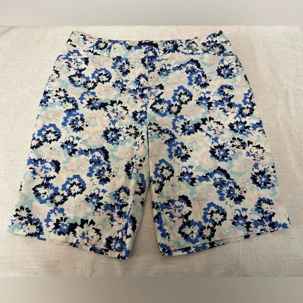 Talbots Floral Women Shorts - Blue and Cream🌴☀️